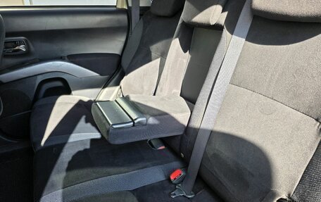 Mitsubishi Outlander III рестайлинг 3, 2008 год, 599 000 рублей, 10 фотография