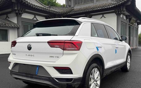 Volkswagen T-Roc I, 2023 год, 1 690 000 рублей, 4 фотография