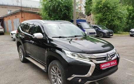 Mitsubishi Pajero Sport III рестайлинг, 2017 год, 2 600 000 рублей, 2 фотография