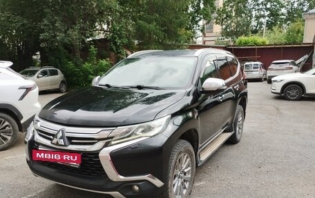 Mitsubishi Pajero Sport III рестайлинг, 2017 год, 2 600 000 рублей, 3 фотография