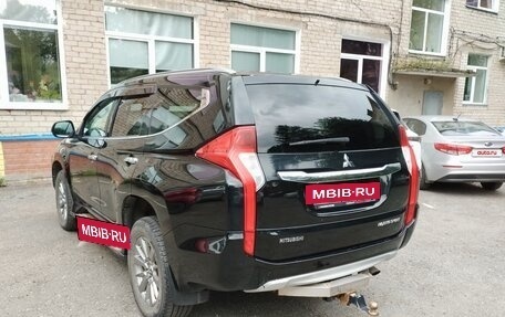 Mitsubishi Pajero Sport III рестайлинг, 2017 год, 2 600 000 рублей, 4 фотография