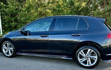 Volkswagen Golf VIII, 2023 год, 2 145 500 рублей, 2 фотография