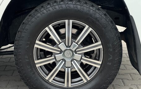 Toyota Land Cruiser 200, 2010 год, 3 595 000 рублей, 27 фотография