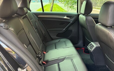 Volkswagen Golf VII, 2017 год, 2 000 000 рублей, 12 фотография