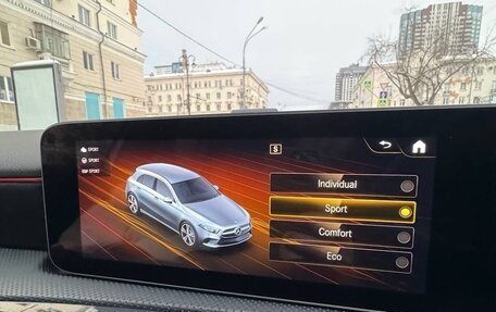 Mercedes-Benz A-Класс, 2019 год, 1 860 000 рублей, 5 фотография
