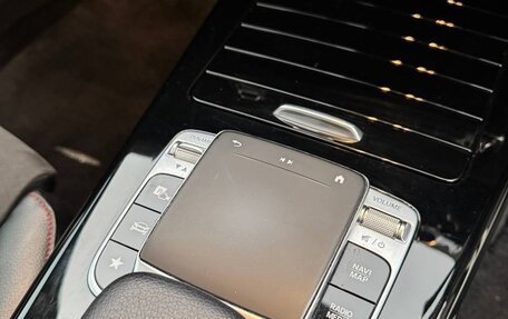 Mercedes-Benz A-Класс, 2019 год, 1 860 000 рублей, 8 фотография