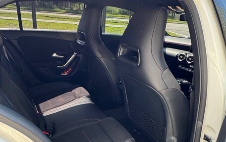 Mercedes-Benz A-Класс, 2019 год, 1 860 000 рублей, 12 фотография