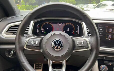 Volkswagen T-Roc I, 2022 год, 1 650 000 рублей, 9 фотография