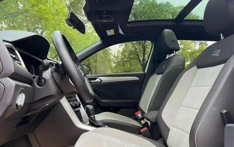 Volkswagen T-Roc I, 2022 год, 1 650 000 рублей, 13 фотография