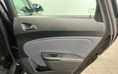 Opel Astra J, 2013 год, 650 000 рублей, 11 фотография