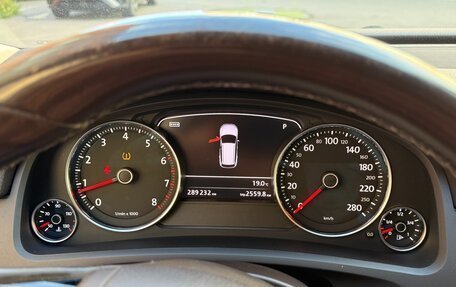 Volkswagen Touareg III, 2011 год, 1 650 000 рублей, 8 фотография