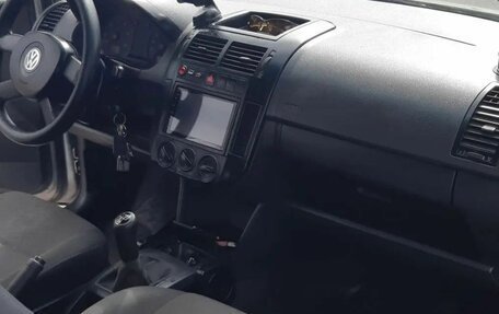 Volkswagen Polo IV рестайлинг, 2004 год, 280 000 рублей, 13 фотография