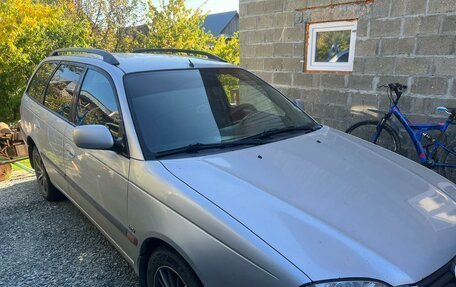 Toyota Avensis III рестайлинг, 2001 год, 400 000 рублей, 3 фотография