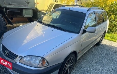 Toyota Avensis III рестайлинг, 2001 год, 400 000 рублей, 2 фотография