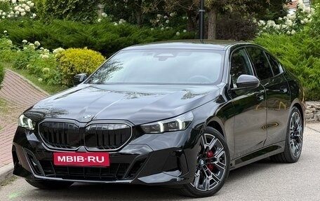 BMW 5 серия, 2025 год, 9 390 000 рублей, 1 фотография