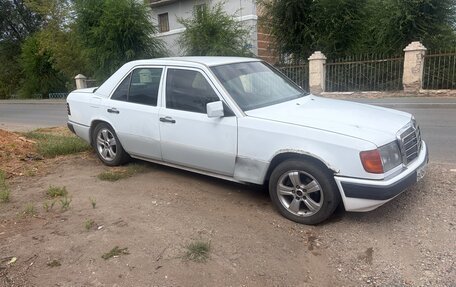 Mercedes-Benz W124, 1992 год, 350 000 рублей, 2 фотография