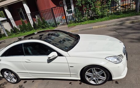 Mercedes-Benz E-Класс, 2012 год, 1 350 000 рублей, 6 фотография