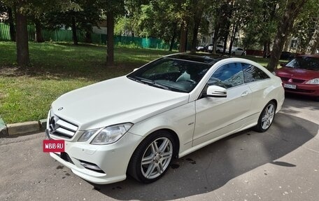 Mercedes-Benz E-Класс, 2012 год, 1 350 000 рублей, 3 фотография