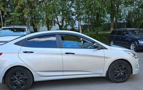 Hyundai Solaris II рестайлинг, 2015 год, 799 999 рублей, 2 фотография
