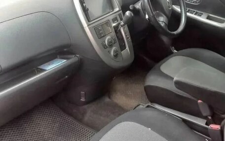 Toyota Ractis I, 2006 год, 600 000 рублей, 3 фотография