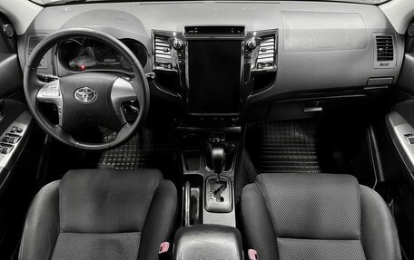 Toyota Hilux VII, 2015 год, 2 295 000 рублей, 10 фотография