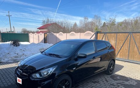 Hyundai Solaris II рестайлинг, 2013 год, 700 000 рублей, 4 фотография