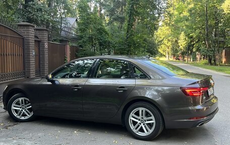 Audi A4, 2019 год, 1 970 000 рублей, 3 фотография