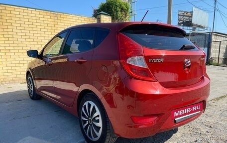 Hyundai Solaris II рестайлинг, 2011 год, 1 100 000 рублей, 6 фотография