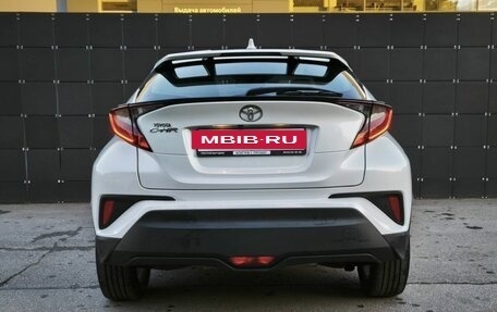 Toyota C-HR I рестайлинг, 2021 год, 2 650 000 рублей, 5 фотография