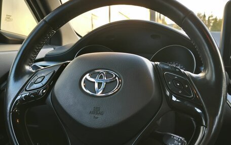 Toyota C-HR I рестайлинг, 2021 год, 2 650 000 рублей, 15 фотография
