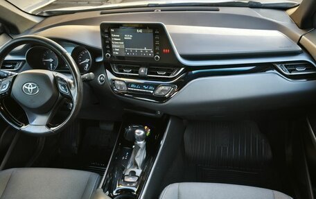 Toyota C-HR I рестайлинг, 2021 год, 2 650 000 рублей, 11 фотография