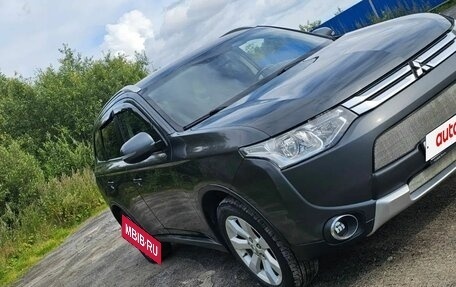 Mitsubishi Outlander III рестайлинг 3, 2014 год, 1 560 000 рублей, 2 фотография
