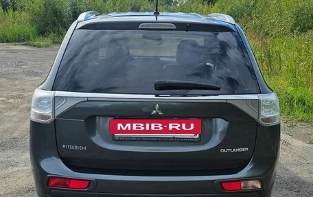 Mitsubishi Outlander III рестайлинг 3, 2014 год, 1 560 000 рублей, 3 фотография