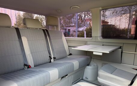 Volkswagen Multivan T6 рестайлинг, 2015 год, 2 990 000 рублей, 10 фотография