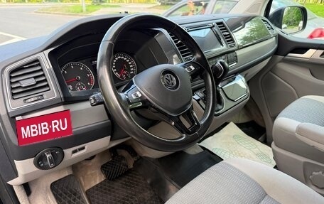 Volkswagen Multivan T6 рестайлинг, 2015 год, 2 990 000 рублей, 9 фотография