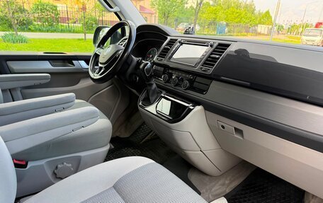 Volkswagen Multivan T6 рестайлинг, 2015 год, 2 990 000 рублей, 15 фотография