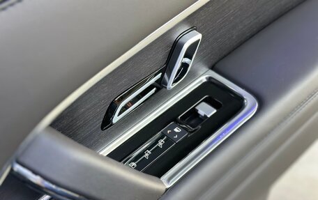 Land Rover Range Rover IV рестайлинг, 2022 год, 15 000 000 рублей, 12 фотография