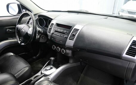 Mitsubishi Outlander III рестайлинг 3, 2010 год, 1 049 900 рублей, 10 фотография