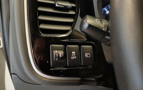 Mitsubishi Outlander III рестайлинг 3, 2020 год, 1 890 000 рублей, 5 фотография