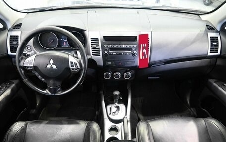Mitsubishi Outlander III рестайлинг 3, 2010 год, 1 049 900 рублей, 11 фотография