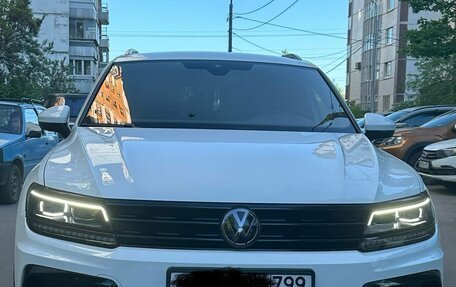 Volkswagen Tiguan II, 2018 год, 2 400 000 рублей, 2 фотография