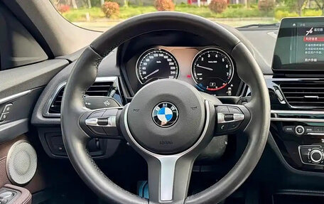 BMW 1 серия, 2023 год, 1 950 000 рублей, 12 фотография