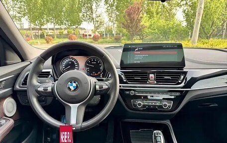 BMW 1 серия, 2023 год, 1 950 000 рублей, 10 фотография