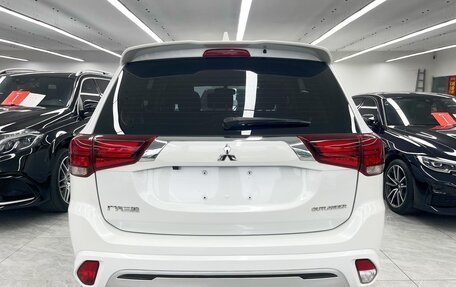 Mitsubishi Outlander III рестайлинг 3, 2023 год, 2 130 005 рублей, 4 фотография