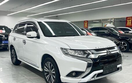 Mitsubishi Outlander III рестайлинг 3, 2023 год, 2 130 005 рублей, 3 фотография