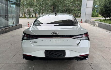 Hyundai Elantra, 2022 год, 1 300 005 рублей, 3 фотография