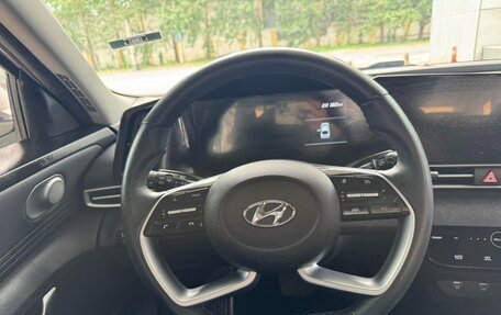 Hyundai Elantra, 2022 год, 1 300 005 рублей, 8 фотография