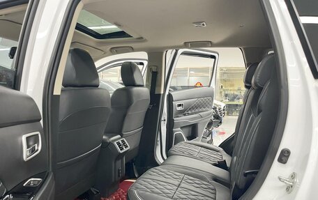 Mitsubishi Outlander III рестайлинг 3, 2023 год, 2 130 005 рублей, 15 фотография