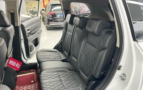 Mitsubishi Outlander III рестайлинг 3, 2023 год, 2 130 005 рублей, 14 фотография