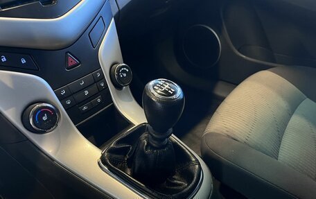 Chevrolet Cruze II, 2010 год, 280 000 рублей, 26 фотография